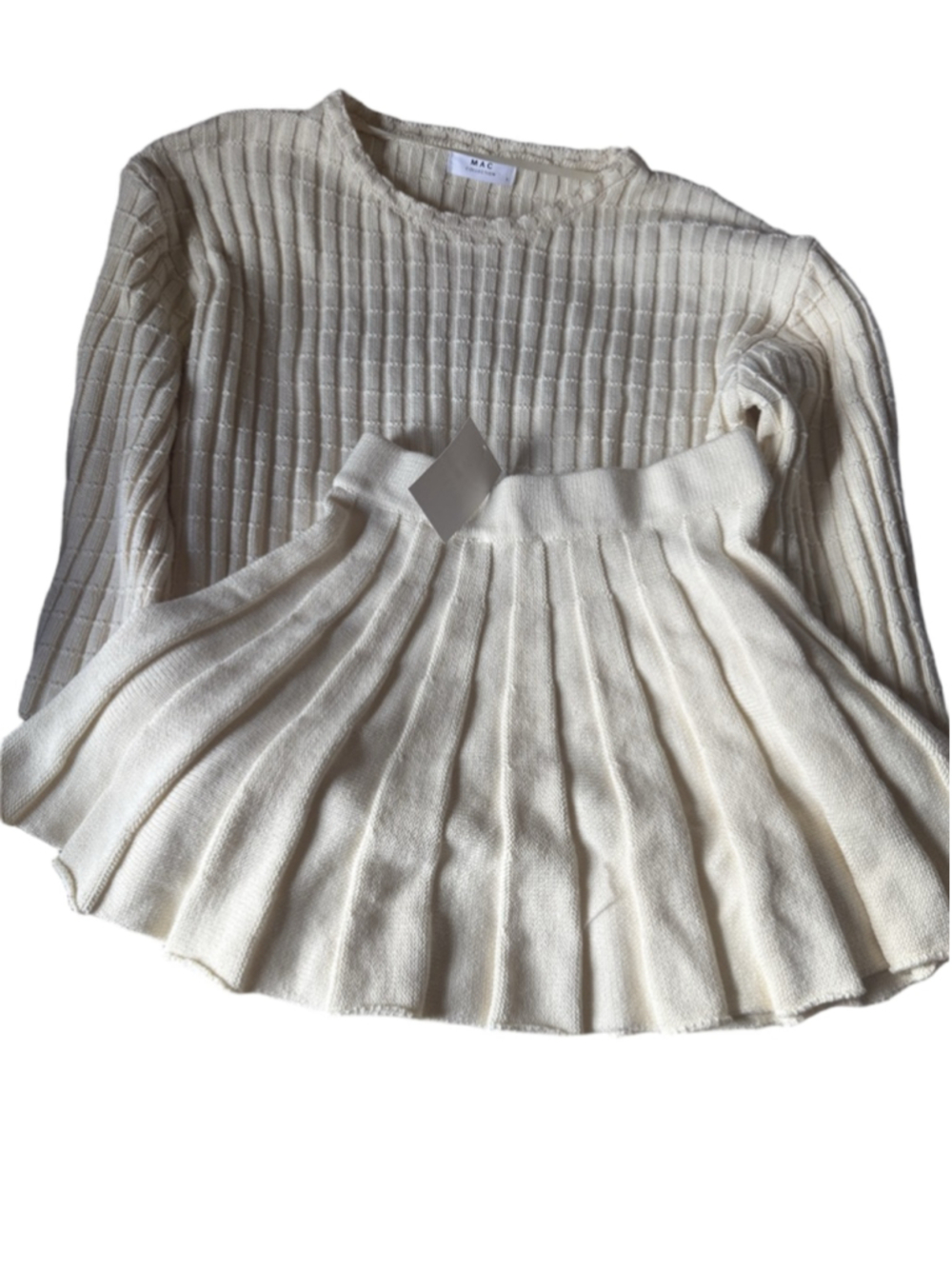 Oversized sweater and pleated skirt set small